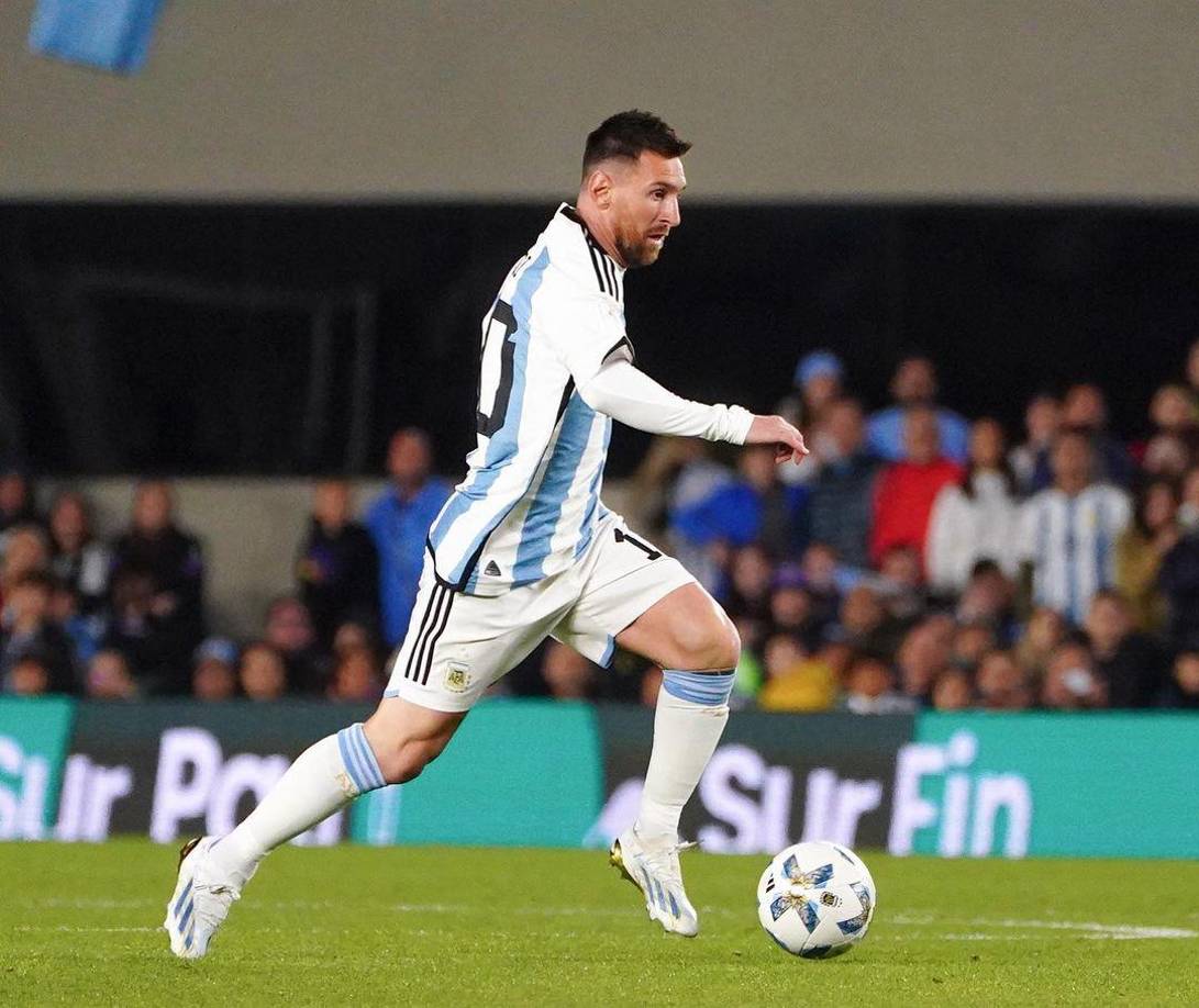 La última entrevista de Messi realizó fue para Star+ y explicó que no descarta disputar el Mundial 2026. “Mientras me sienta que estoy bien y puedo seguir aportando, lo voy a hacer. Intentaré competir siempre al máximo y soy el primero en saber cuándo puedo estar y cuándo no”, dijo.