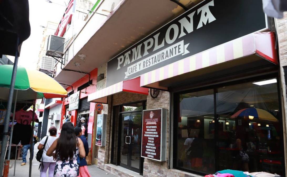 Tiene más de 38 años deleitando a los sampedranos. Café y restaurante Pamplona ubicado en barrio El Centro contiguo al pasaje Valle frente al parque central.