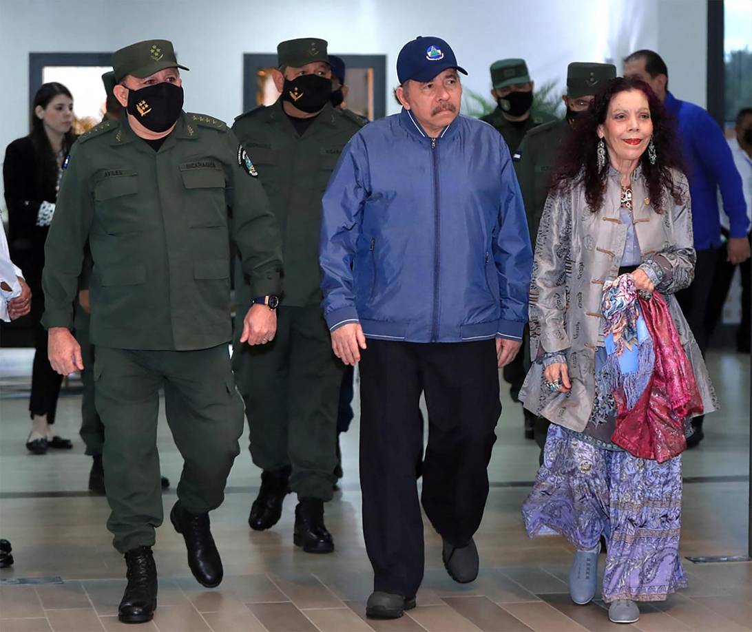 Veintiséis exjefes de Estado y de Gobierno de España y Latinoamérica mostraron este miércoles su preocupación ante la “persecución religiosa desatada por la dictadura” de Ortega, e instaron al papa Francisco a que salga en defensa del pueblo nicaragüense y su libertad religiosa.