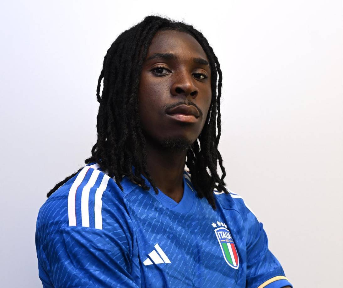 informa Fabrizio Romano que se espera que Moise Kean viaje de regreso a Italia después de que colapsara el acuerdo con el Atlético de Madrid. El jugador también informó de que el Atléti está dispuesto a abandonar las negociaciones tras las pruebas médicas.