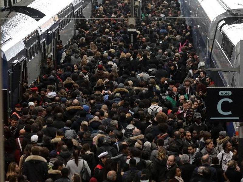 En 12 años, el mundo pasó de 7,000 a 8,000 millones de habitantes.