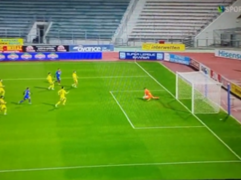 Chirinos abrió el marcador de su equipo en el minuto 18 del encuentro luego de aprovechar un mal rechace del arquero rival.