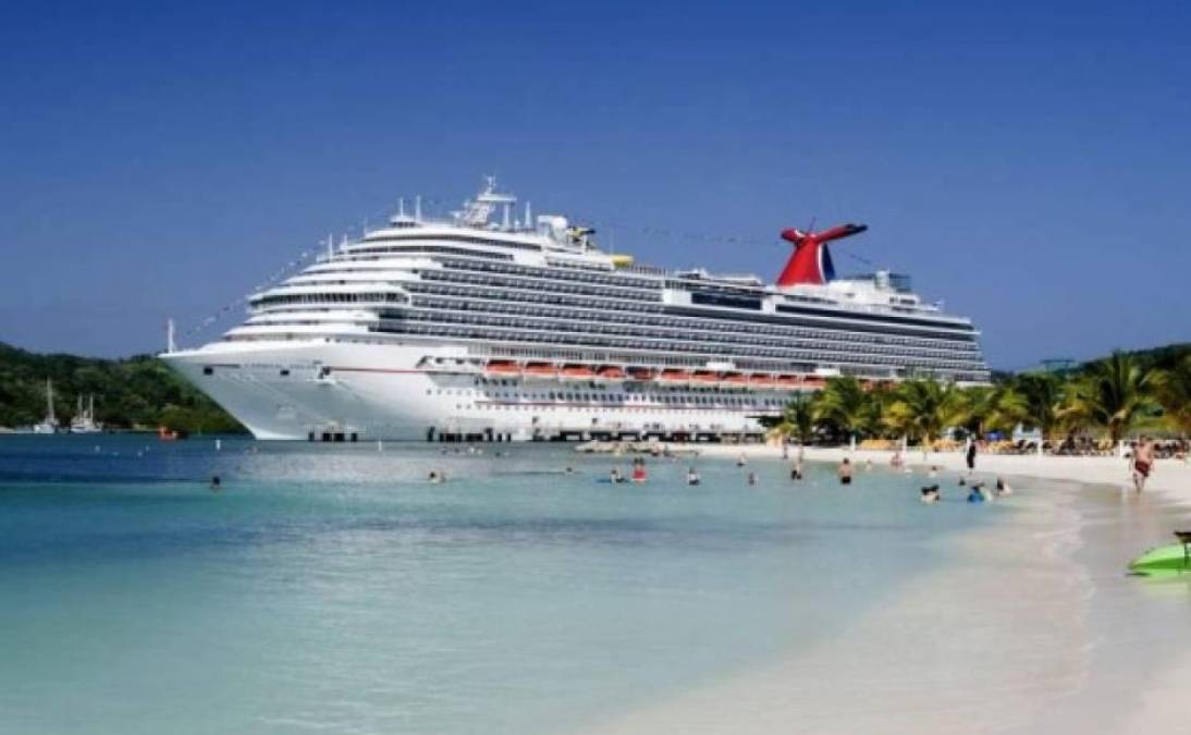 En febrero de 2020, una turista norteamericana a bordo de un crucero que llegó el miércoles a Roatán falleció en el hospital público de la isla. La víctima respondía al nombre de Mashburn Dalrymple (44), de nacionalidad estadounidense. El primer diagnóstico indicado por las autoridades es que la paciente falleció por una posible neumonía debido a la sintomatología que reportó su esposo a la tripulación de la embarcación.