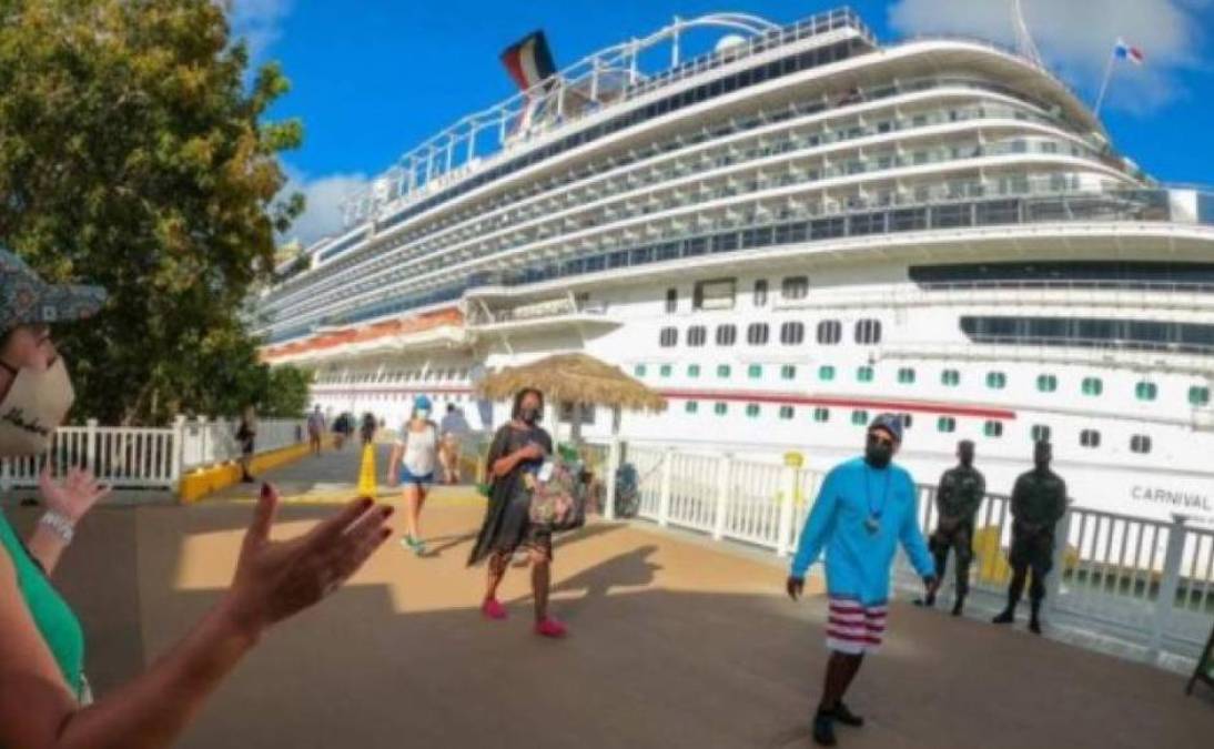 En julio de 2018, lo que sería una luna de miel de ensueño en un crucero por el Caribe terminó en tragedia para una pareja de esposos recién casados, quienes sufrieron un fatal accidente cuando practicaban la actividad de canopy cerca de West Bay. En el percance perdió la vida Egael Tishman y su esposa Shif Fanken resultó con severas lesiones.