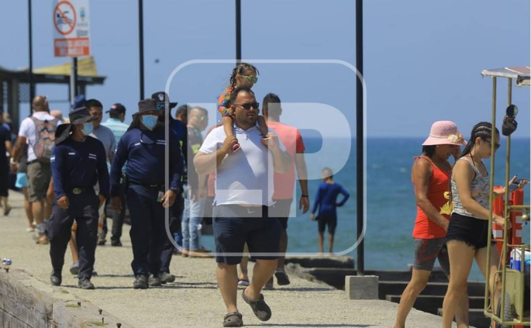 Muchas personas transitan sin las medidas de bioseguridad.