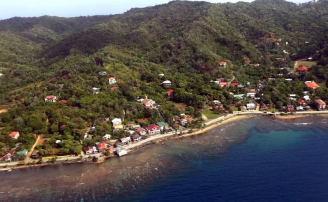 En agosto de 2016, un turista alemán falleció cuando practicaba (snorkel) snorkeling en la comunidad de West Way de Roatán. Walter Ray Owen (69), residente en Estados Unidos, falleció mientras buceaba.