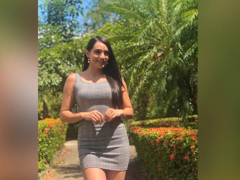Riccy Moreno, licenciada en Turismo, es presentadora y modelo de marcas.