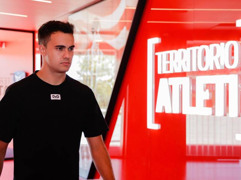 Sergio Reguilón en el momento que llegaba a las instalaciones del Atlético de Madrid.