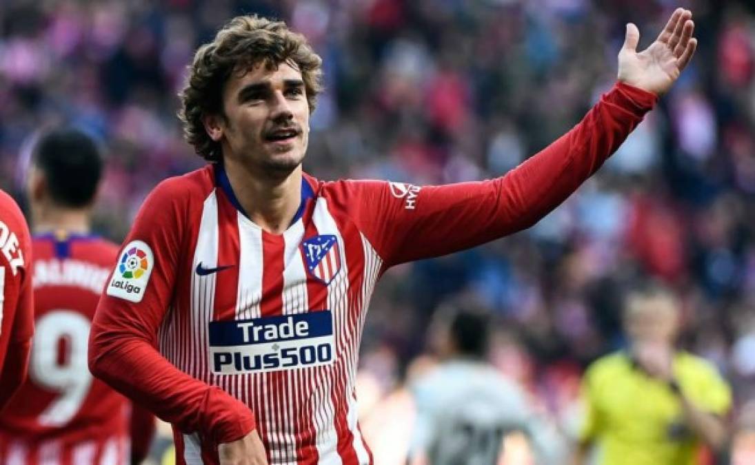 Antoine Griezmann - El delantero francés anunció su decisión de salir del Atlético de Madrid. Según la Cadena SER, el entorno del jugador ha dejado caer una posible salida rumbo a Barcelona. Su cláusula está estipulada en 200 millones pero el 1 de julio se quedará en 120, un precio más que interesante para uno de los mejores delanteros de Europa. El PSG también está interesado en el galo.