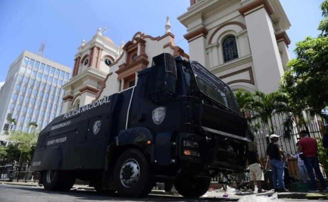 Por fortuna no hubo sangre en este desalojo para evitar que hayan ciudadanos en sus casas.