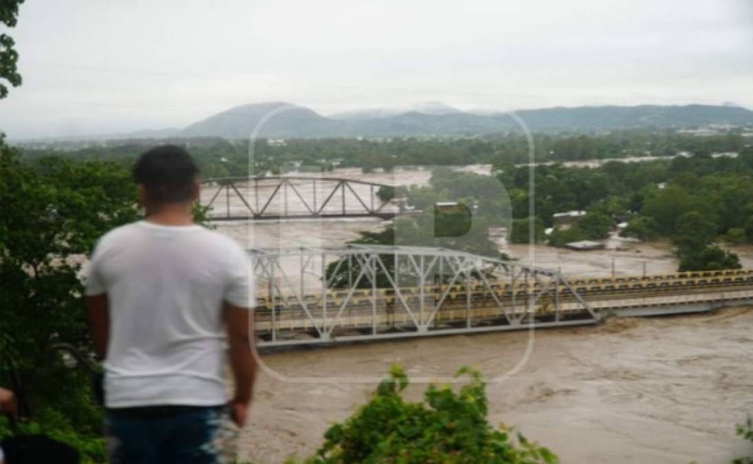 El riesgo de este río es que se pueda desbordar aún más y el daño pueda ser peor. Foto José Cantarero