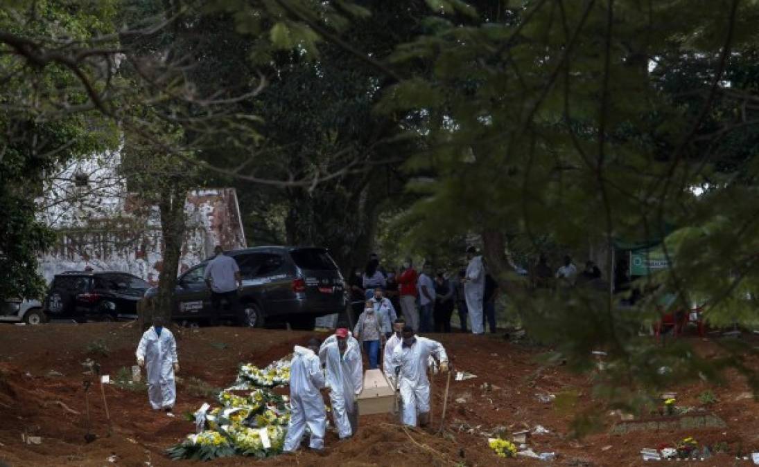 <br/>Expertos brasileños coinciden que en Brasil, las problemáticas de salud pública son instrumentalizadas por el poder político. Las consecuencias se traducen en la excesiva cantidad de muertes. Fotos AFP