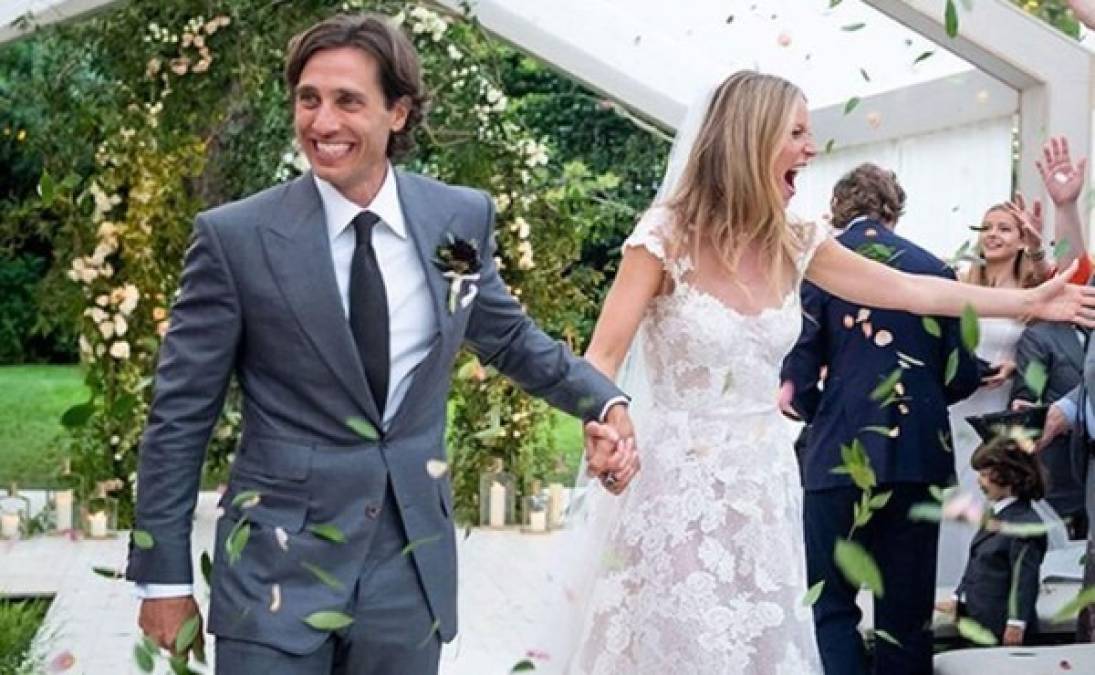 La actriz compartió las primeras imágenes de su boda secreta con el productor Brad Falchuk.<br/><br/>Aunque la pareja se había casado el pasado 29 de septiembre el momento no había podido ser captado y pocos detalles se sabían sobre el enlace, pero ahora la estrella de 'Iron Man' compartió con sus seguidores como fue su boda de ensueño.<br/>