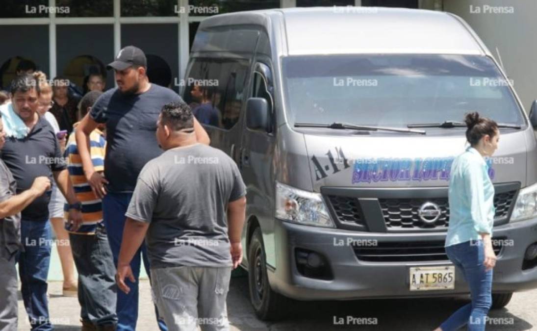 El conductor fue ultimado por dos supuestos pasajeros. Este día los demás trabajadores de la ruta pararon sus labores, en protesta para exigir seguridad.