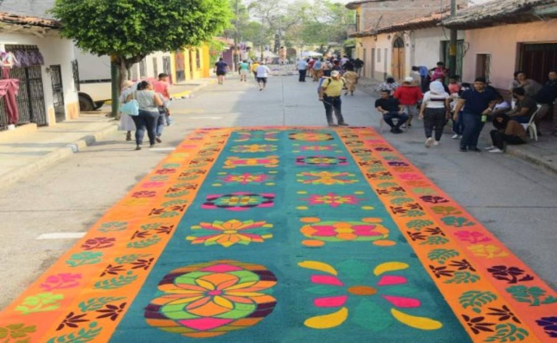 Por las alfombras, Comayagua se convierte en uno de los principales destinos turísticos.
