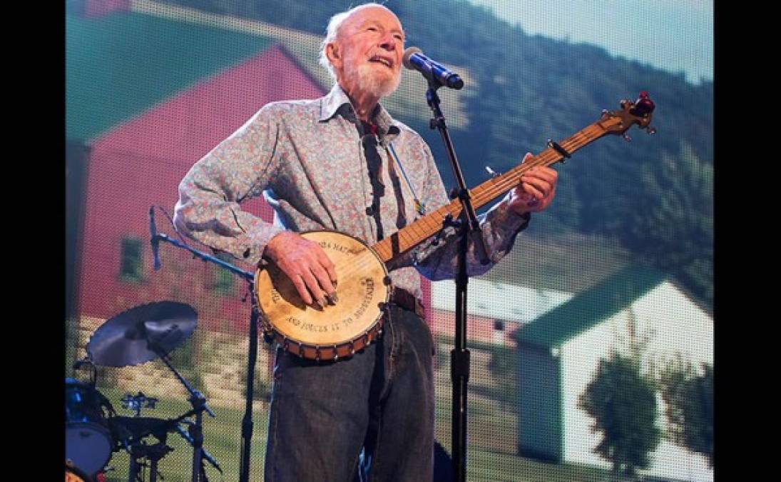 Pete Seeger, trovador que cantaba sobre trabajadores emigrantes, estudiantes de universidad y presidentes deslumbrados por el estrellato, y cuya carrera colocó a la música folk en vanguardia, murió el 27 de enero a los 94 años.