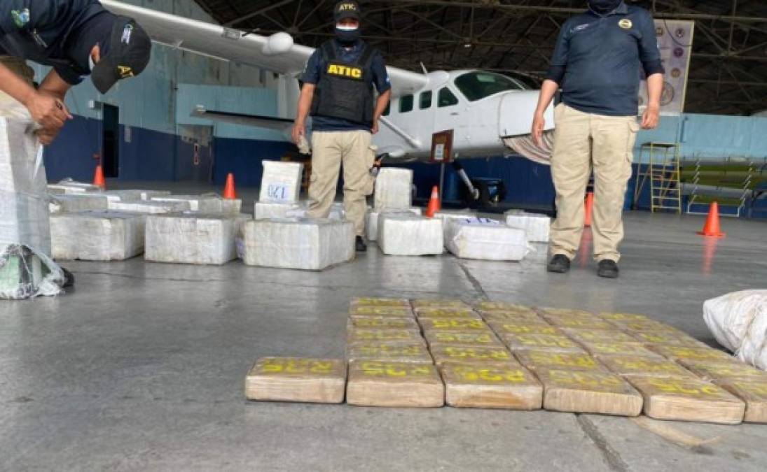 Hondureño, colombiano y cuatro venezolanos llevaban droga oculta en camión y lancha