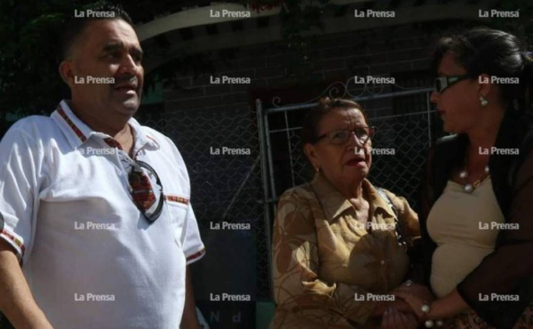 La abuela y madre de Rommel llegaron a los juzgados capitalinos. 'Mi hijo es inocente, esperamos que se pueda defender en libertad', había suplicado.<br/>El joven es un maestro del área rural y es estudiante de la universidad.