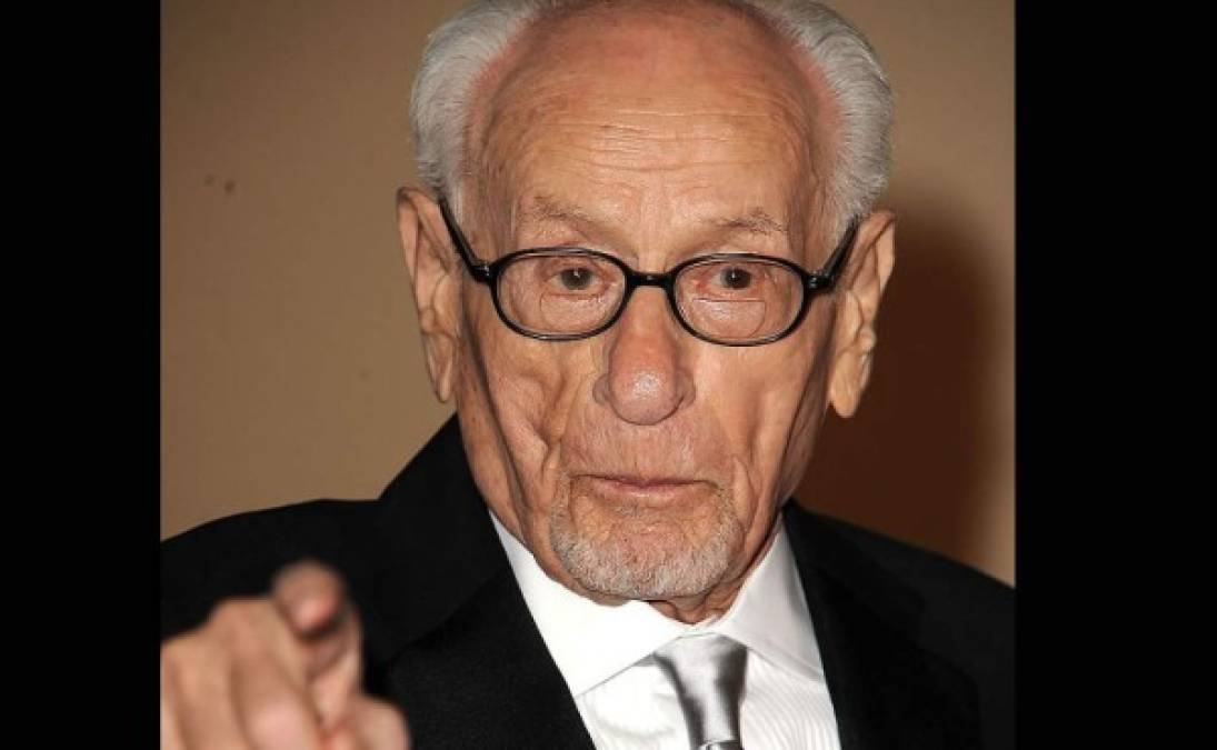 ELI WALLACH. Eli Wallach, el actor de voz grave que actuó junto a Clark Gable y Marilyn Monroe en The Misfits (1961); Clint Eastwood en The Good, the Bad and the Ugly (1967); Al Pacino en The Godfather: Part III (1990); murió el martes, 24 de junio.