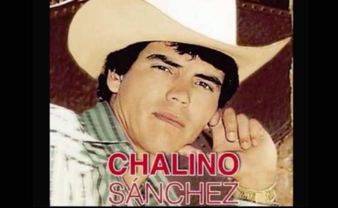 Rosalino “Chalino” Sánchez. En 1992, el cantautor mexicano mejor conocido como 'Chalino' circulaba una calle de Culiacán, Sinaloa cuando federales detuvieron su coche.