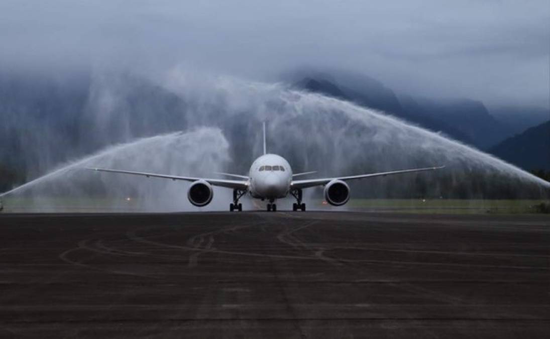 Con casi 300 pasajeros llegó el primer vuelo de Air Europa al aeropuerto Golosón