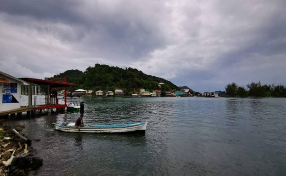 El municipio de Santos Guardiola, en Islas de la Bahía, amaneció este miércoles con lluvias.