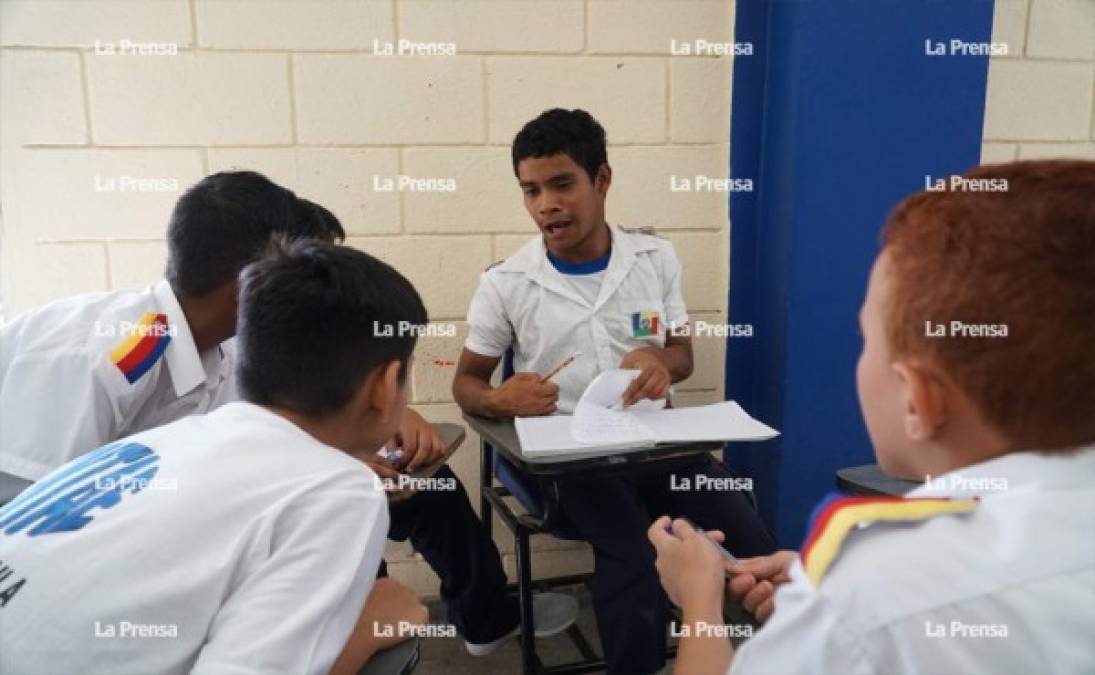 El joven es muy querido por sus compañeros en el Intae, donde cursa Administración de Empresas.