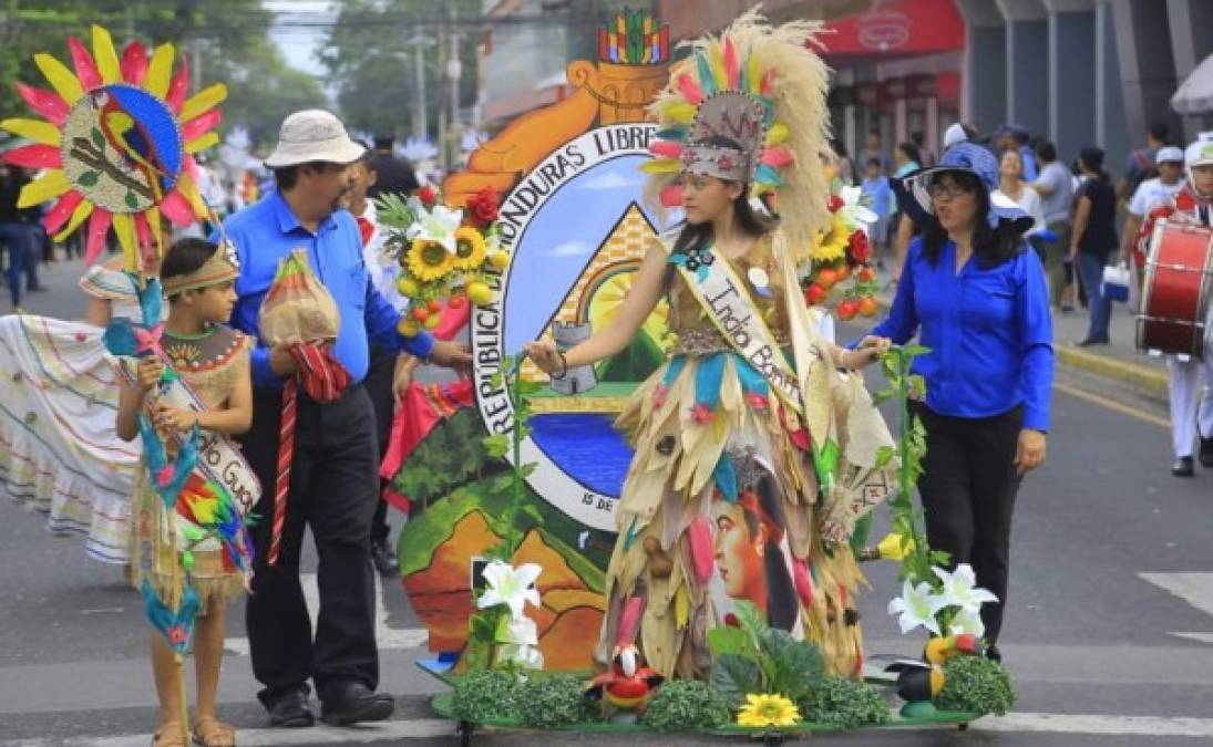 La india bonita también engalanó los desfiles en San Pedro Sula.