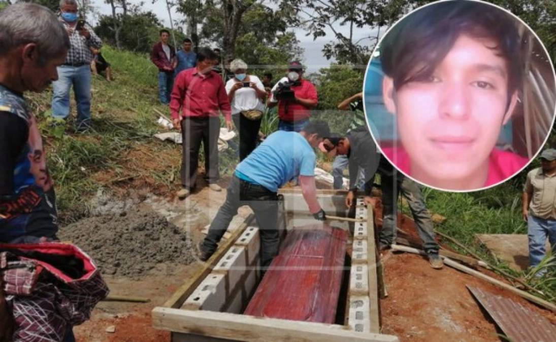 Félix Enrique Lara Maldonado (17) fue repatriado anoche y entregado a sus familiares residentes en la comunidad de San Antonio del Perú, en el sector de Merendón, departamento de Cortés.