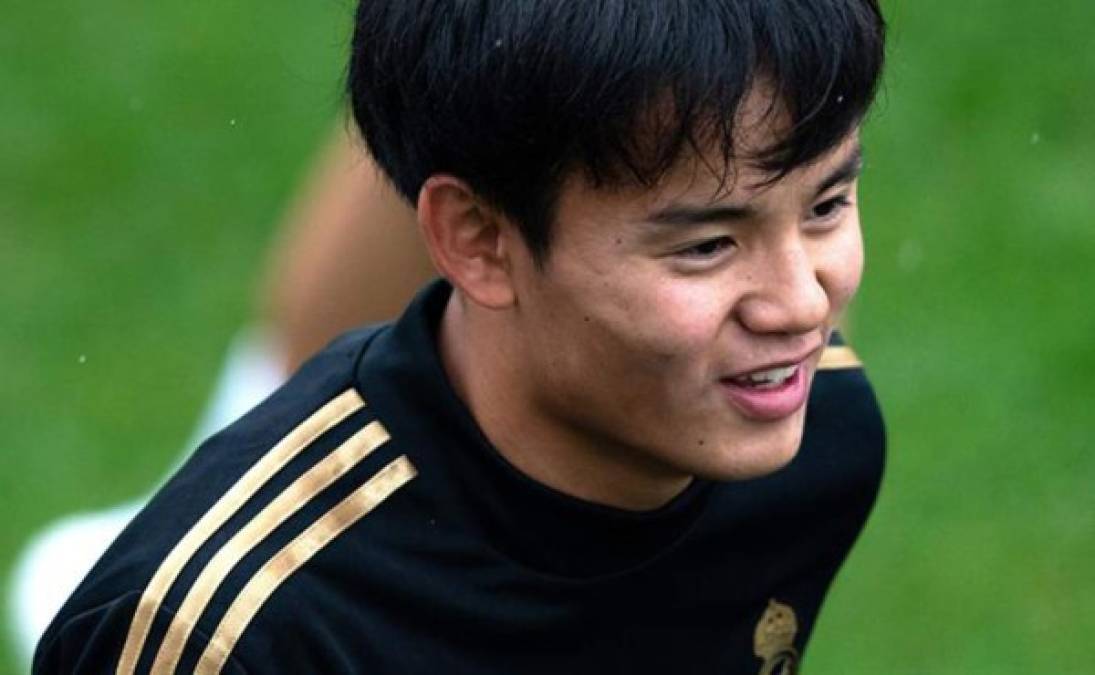 Takefusa Kubo se mostró muy sonriente en el entrenamiento. Dice estar viviendo un sueño.