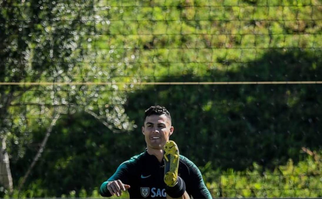 Vigente campeón de Europa, Portugal inició el lunes la concentración de preparación para los primeros partidos de clasificación para la Eurocopa 2020, el viernes ante Ucrania y el lunes frente a Serbia, en Lisboa.