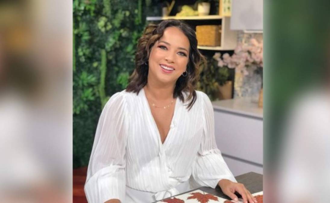 Adamari López provocó furor en las redes sociales con el look que utilizó el lunes en el programa 'Un nuevo día'.