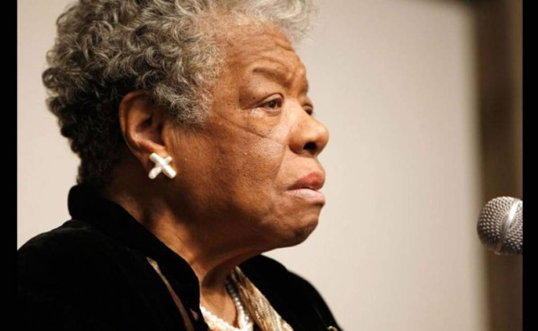 Maya Angelou, autora galardonada, poeta admirada, y activista de derechos humanos, murió el 28 de mayo. Tenía 86 años. Angelou fue una mujer polifacética, que hablaba siete idiomas y recibió 13 títulos honorarios.