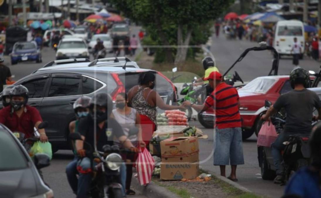 Sin embargo, la medida generó confusión y malestar en la población.<br/>Muchos de los que salieron este día no la entendieron, pero otra parte de la población decidió salir para abastecerse de alimentos.