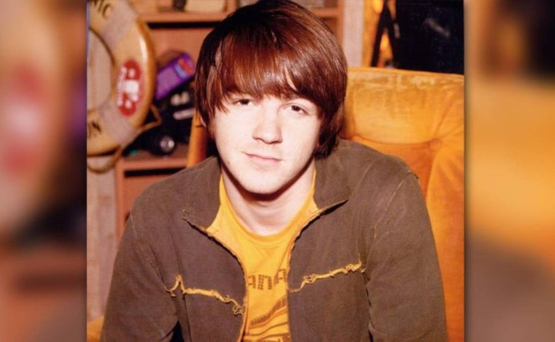 El actor y cantante estadounidense Drake Bell (33) fue el 'crush' de miles de jovencitas tras darse a conocer en la comedia 'Drake & Josh'. Su apariencia de chico cool, y amante de la música rock, conquistó a millones de televidentes que no se perdían el programa de Nickelodeon.