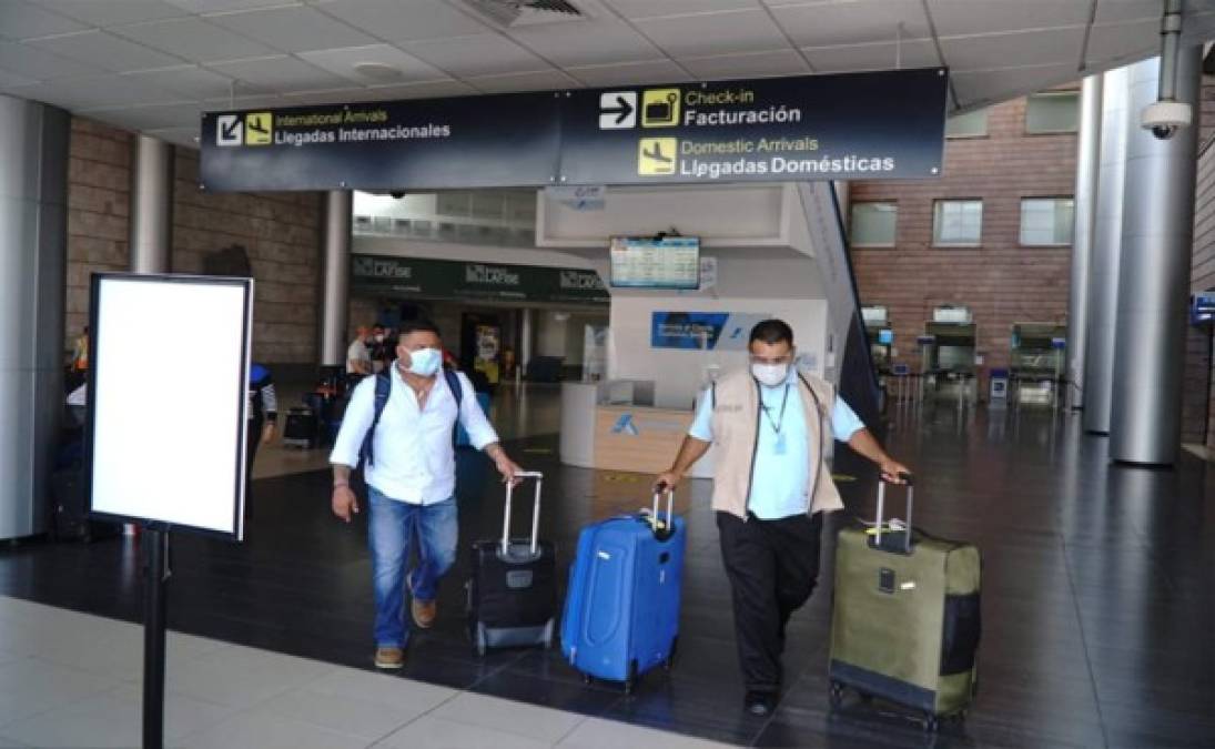 A diferencia de antes de la pandemia, ahora no se permiten aglomeraciones en los aeropuertos, todos los procesos se realizan de manera ordenada.