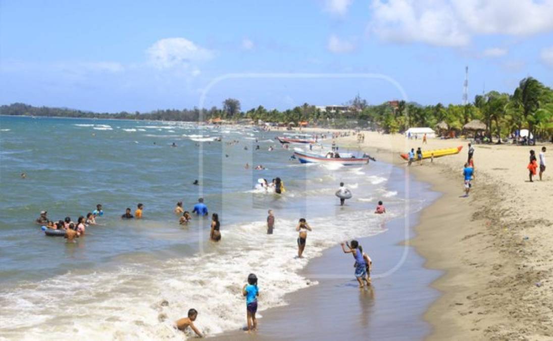 La mayoría de turistas que han acudido a las playas y balnearios no han aplicado estrictas medidas de bioseguridad ante la pandemia.