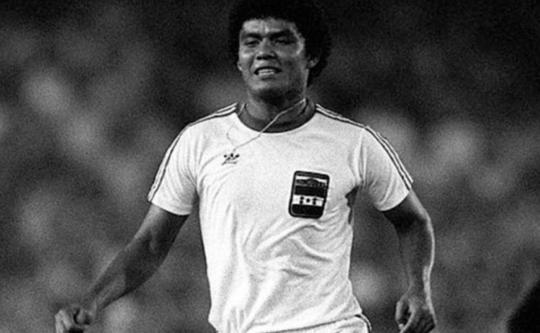 Roberto fue parte de la Selección de Honduras que tuvo una admirable participación de la clasificación 'catracha' rumbo a España 1982 y rumbo a México 1986, donde no se logró clasificar.