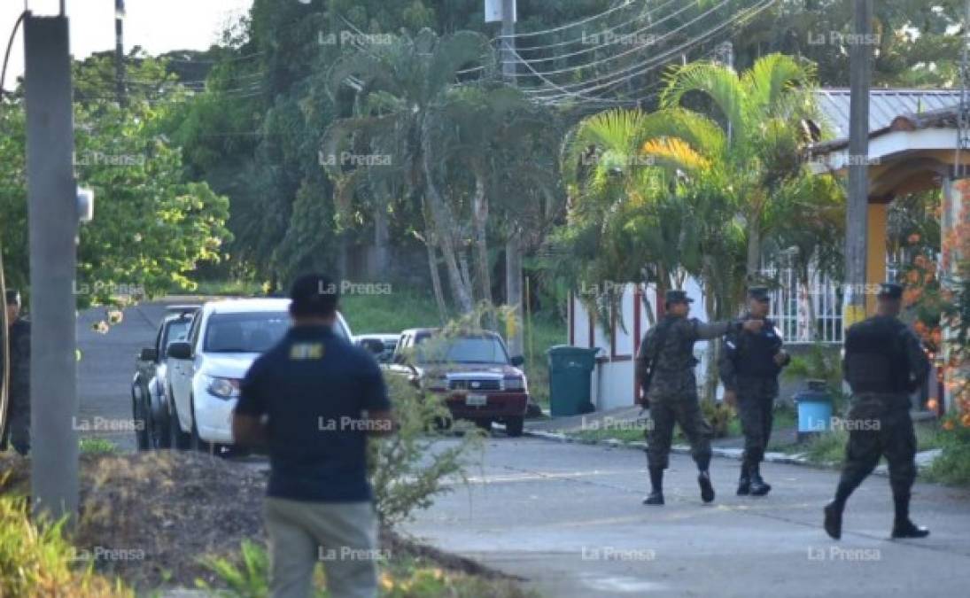 Los agentes de forma simultánea allanaron las viviendas de los capturados en Ceiba y San Pedro Sula donde aseguraran los bienes.