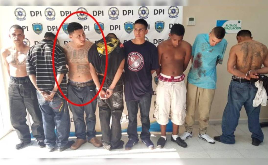 Antonio Cantarero (encerrado con círculo rojo) fue capturado junto con otros 7 supuestos pandilleros, dos de ellos menores de edad.