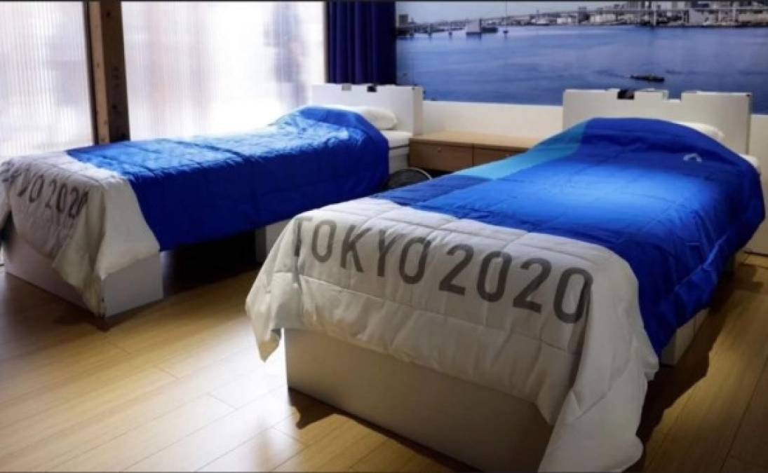 Entre las fuertes restricciones en Tokio, los organizadores de los Juegos Olímpicos han colocado camas 'anti-sexo' para evitar el contacto entre atletas y que se produzca un brote de coronavirus que luego no puedan controlar en plena competencia que ya sufrió un largo retraso, pues debían realizarse en 2020.