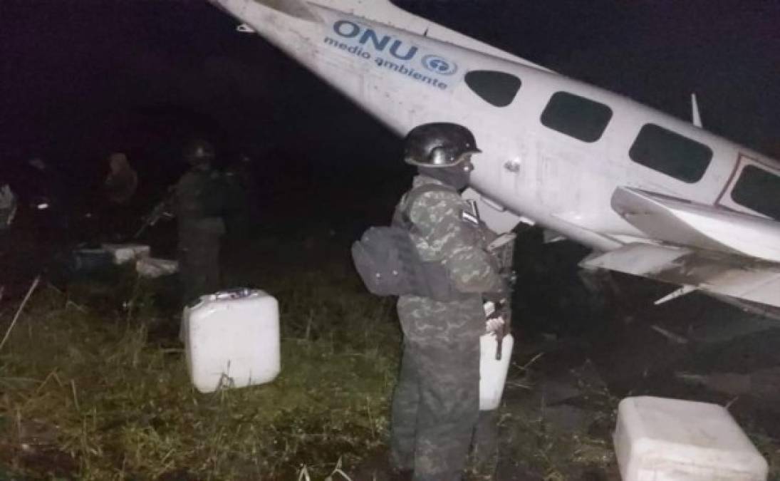 A raíz del enfrentamiento, un militar salió herido y un supuesto narco murió a unos metros de la avioneta.