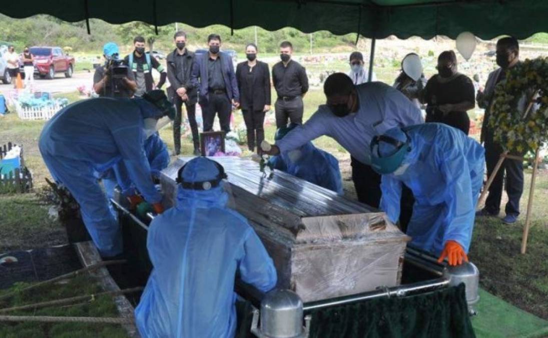 El cuerpo del pastor fue trasladado hasta el cementerio San Miguel Arcángel, de Tegucigalpa.