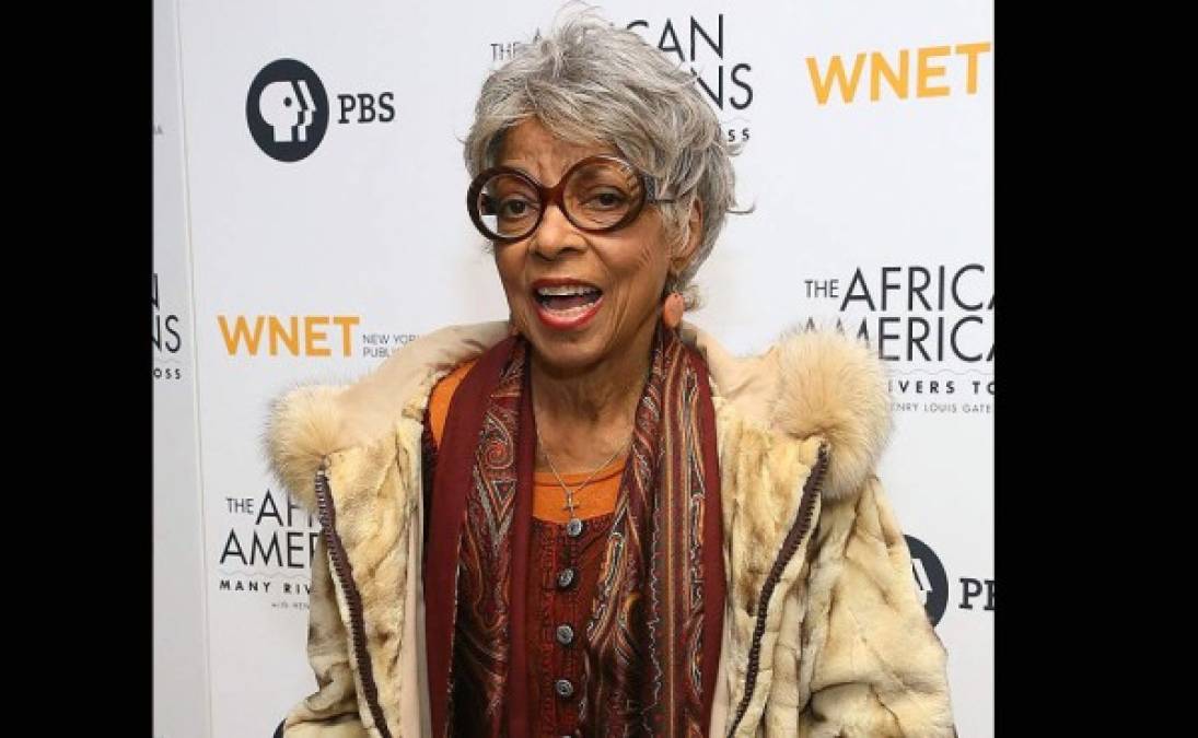 Ruby Dee, la aclamada actriz y activista por los derechos civiles, cuya versátil carrera abarcó el teatro, la televisión, la radio y el cine, murió el 11 de junio a la edad de 91 años, informó su hija.