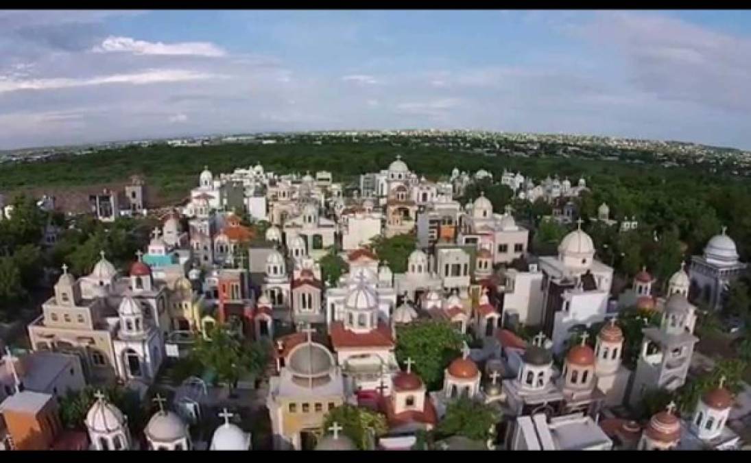 Así son las lujosas tumbas de los narcos mexicanos