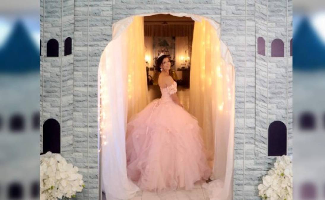 Deslumbrante .La hermosa quinceañera lució espectacular en su vestido MoriLee, que adquirió en una boutique de Miami. Fotos: Gilberto Sierra