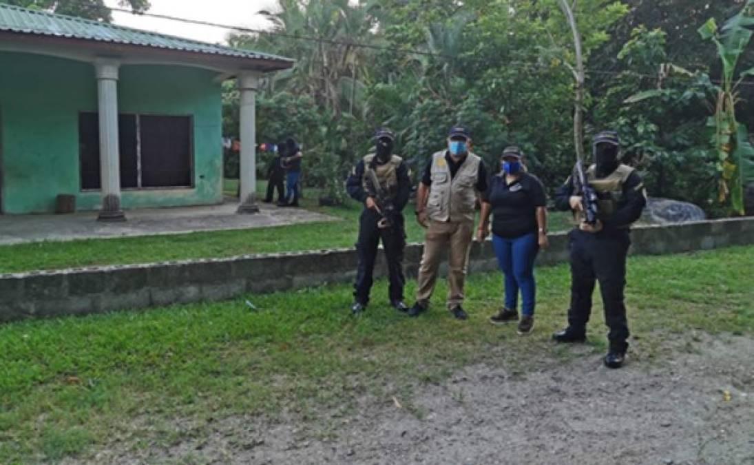 Unidad Contra el Microtráfico de Drogas ejecuta allanamientos en aldea Roma, Jutiapa, Atlántida.