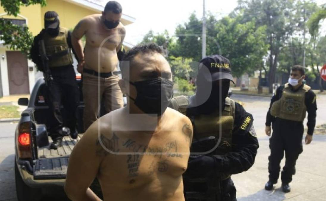 Los detenidos fueron identificados con los alias 'El Triste', 'El Pirata' y 'El Chele'.