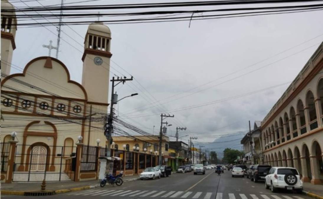 Imagen del centro de la ciudad de La Ceiba en horas de la tarde del miércoles.