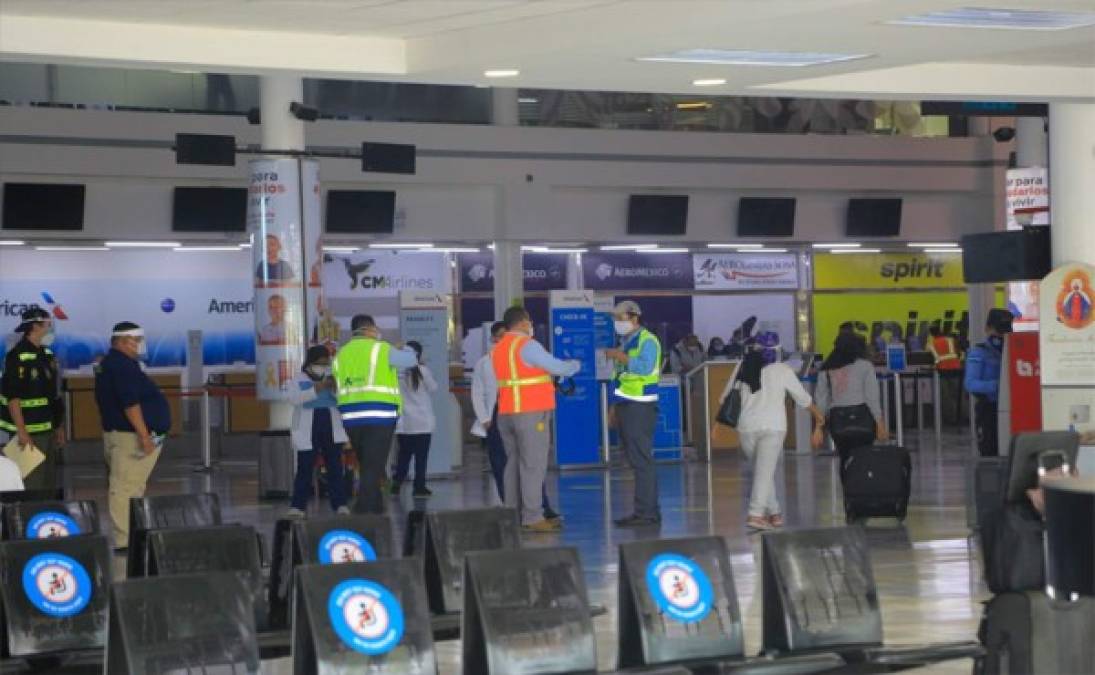 Fue significativa la presencia de pasajeros en los aeropuertos en el reinicio de los vuelos internacionales.